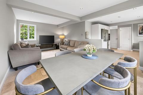 undefined, Oatlands Avenue, Weybridge, KT13