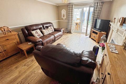 2 bedroom semi-detached house for sale, Victoria Avenue, Doncaster DN7