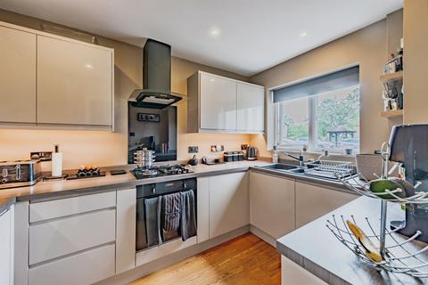 3 bedroom end of terrace house for sale, The Woodlands, Smallfield, Horley