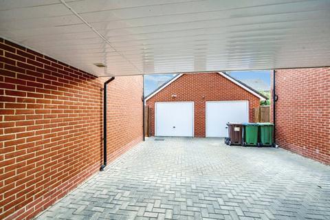 4 bedroom semi-detached house for sale, Grand Junction, Broughton, Aylesbury, Buckinghamshire, HP22