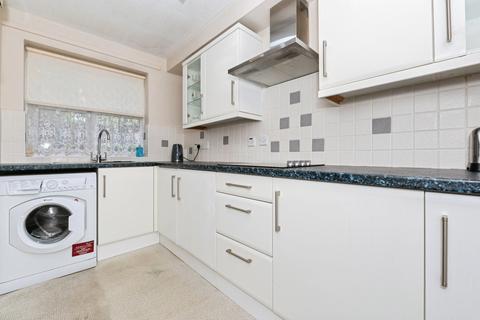 2 bedroom apartment for sale, Mullender Court, Gravesend DA12