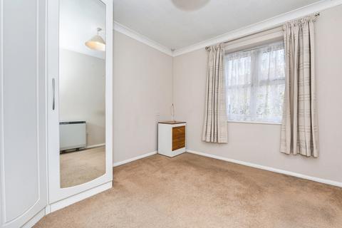 2 bedroom apartment for sale, Mullender Court, Gravesend DA12