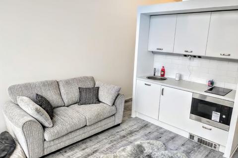 Studio to rent, Clippers Quay, Salford Quays, Salford, M50