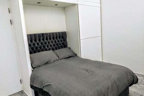 Studio to rent, Clippers Quay, Salford Quays, Salford, M50