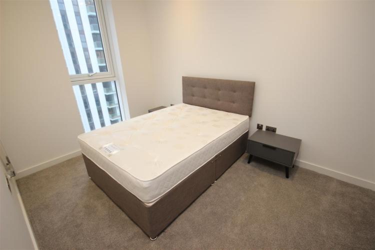 Apartment in Salford, Greater Manchester - View 3