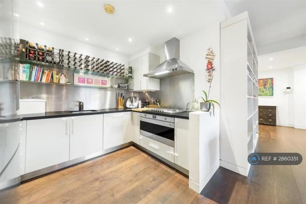 Apartment in London - More
