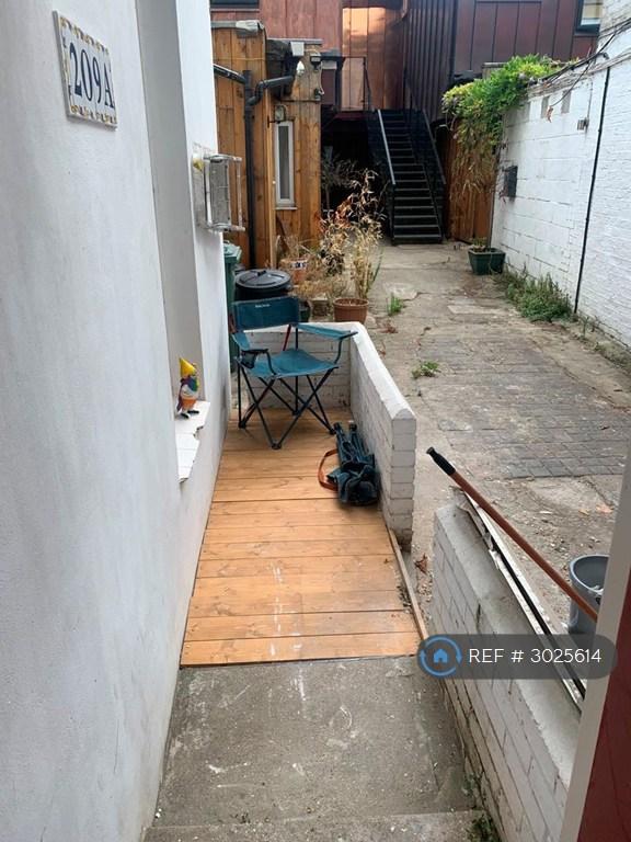 Apartment in London - More