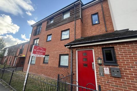 2 bedroom apartment for sale, Fields New Road, Chadderton