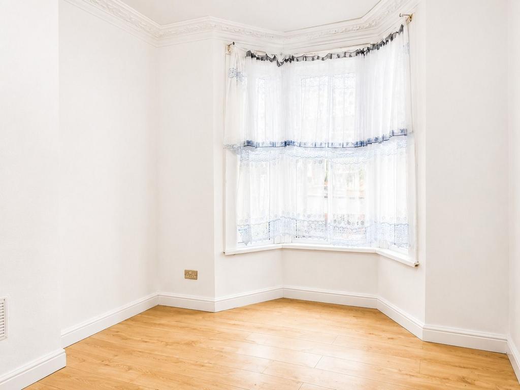 Apartment in Thornton Heath - View 2