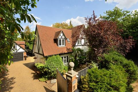 undefined, East Road, St George's Hill, Weybridge, Surrey, KT13