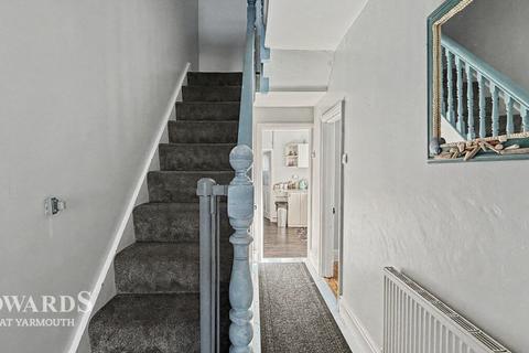 3 bedroom end of terrace house for sale, Beach Road, Caister-on-sea