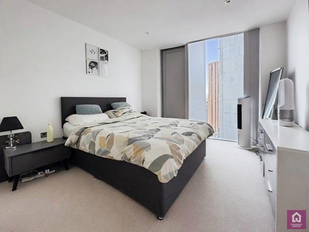Apartment in Manchester, City Centre - View 3