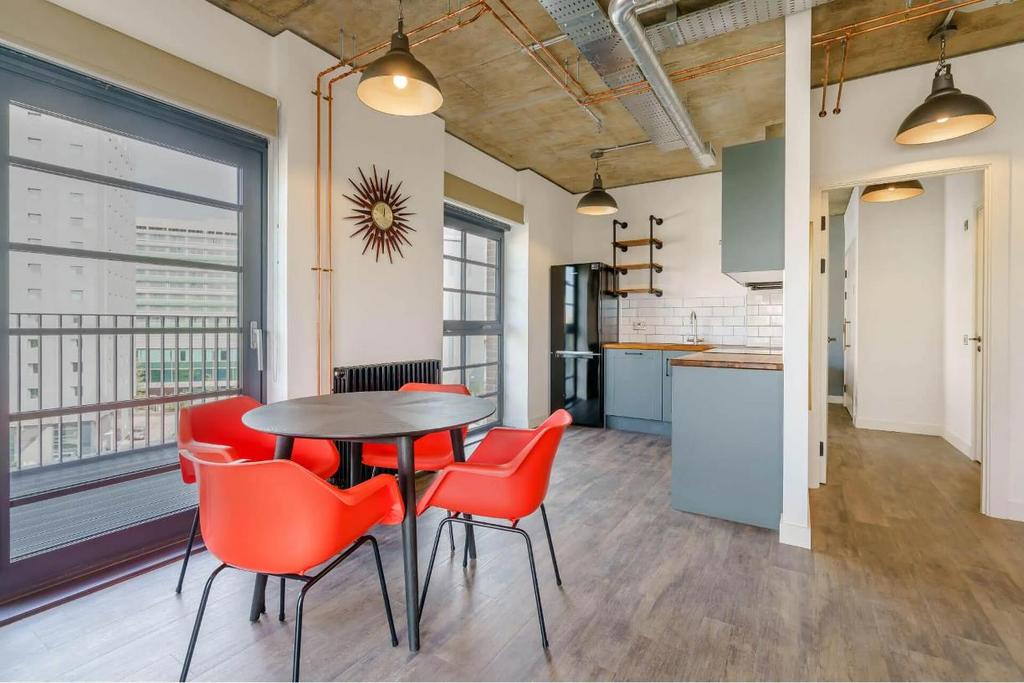 Apartment in London - More