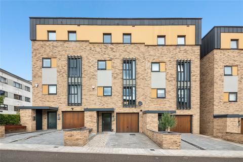 4 bedroom terraced house for sale, Noel Coward Avenue, Uxbridge UB9