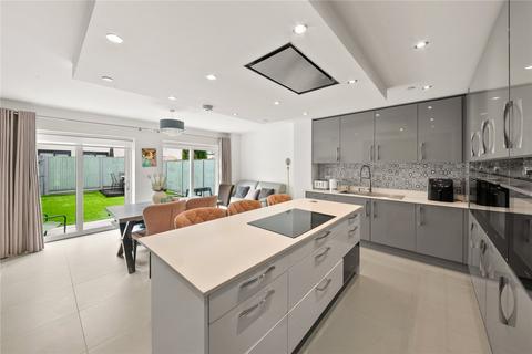 4 bedroom terraced house for sale, Noel Coward Avenue, Uxbridge UB9