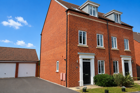 4 bedroom semi-detached house for sale, The Vineyards, Coxley
