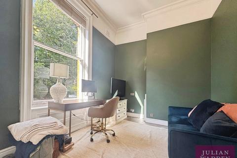 2 bedroom flat to rent, Heaton Moor Road, Heaton Moor, Stockport, SK4