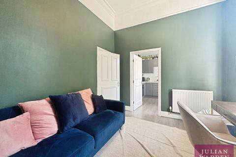 2 bedroom flat to rent, Heaton Moor Road, Heaton Moor, Stockport, SK4