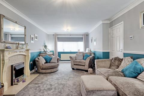 4 bedroom detached house for sale, Tudor Way, Wickford, Essex, SS12