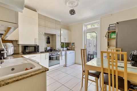 1 bedroom flat for sale, Adamsrill Road, London