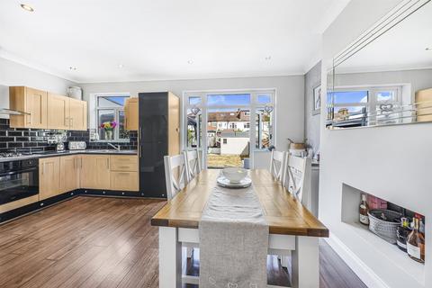 4 bedroom terraced house for sale, Rushcroft Road, London E4