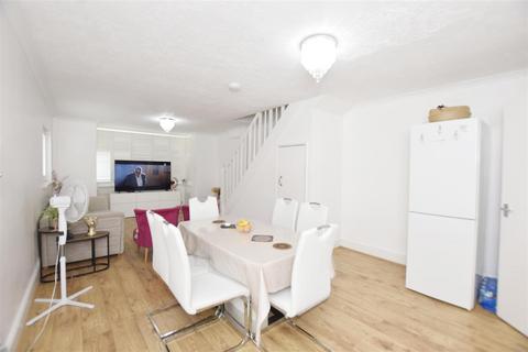 2 bedroom end of terrace house for sale, Ennerdale Gardens, Wembley, Middlesex