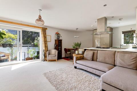 2 bedroom flat for sale, Trewsbury Road, Sydenham, London