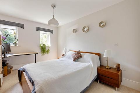 2 bedroom flat for sale, Trewsbury Road, Sydenham, London