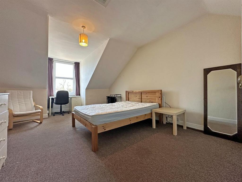 House in Nottingham - View 5