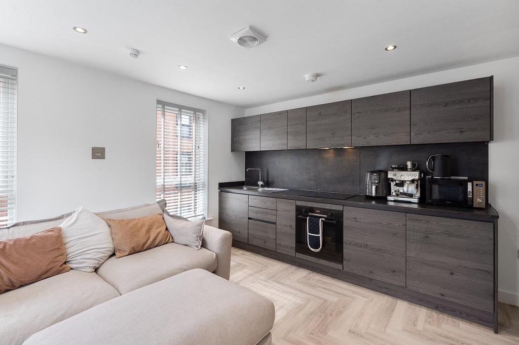 House in Leeds - View 2
