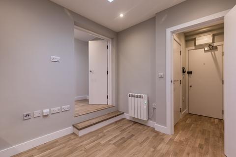 Studio to rent, at London, Belsize Lane NW3