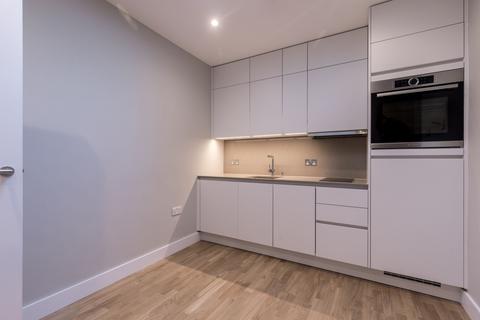 Studio to rent, at London, Belsize Lane NW3