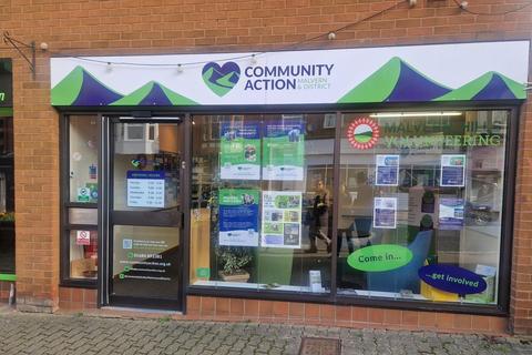 Retail property (high street) to rent, 112 Worcester Rd Malvern WR14 1SS