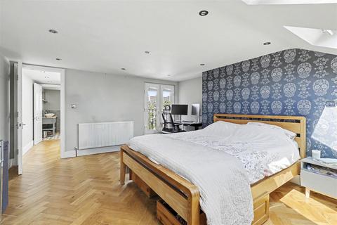 4 bedroom terraced house for sale, Browning Road, Enfield