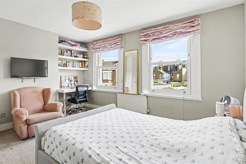 4 bedroom terraced house for sale, Browning Road, Enfield