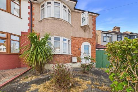 Cray Road, Belvedere, Kent, DA17