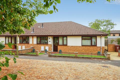 3 bedroom semi-detached bungalow for sale, Dove Green, Bicester