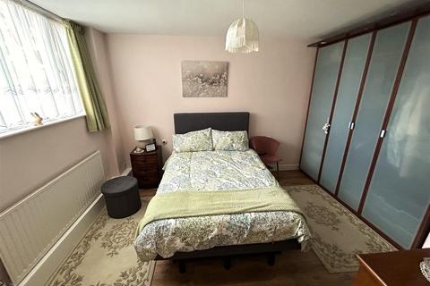 2 bedroom ground floor flat for sale, Florida Court, 76 Westmoreland Road, Bromley