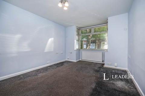 3 bedroom semi-detached house to rent, Kirkby Avenue, DE7