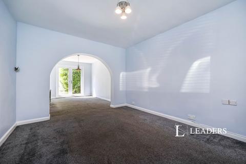 3 bedroom semi-detached house to rent, Kirkby Avenue, DE7