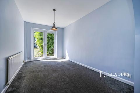 3 bedroom semi-detached house to rent, Kirkby Avenue, DE7