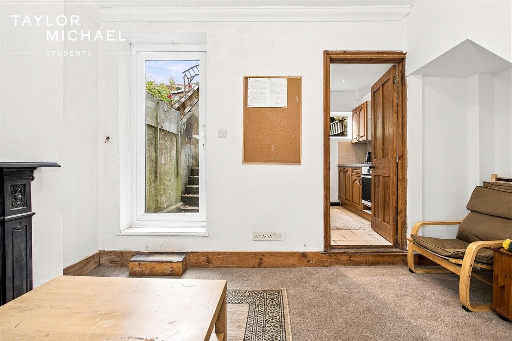 House in Brighton, Hollingdean - More