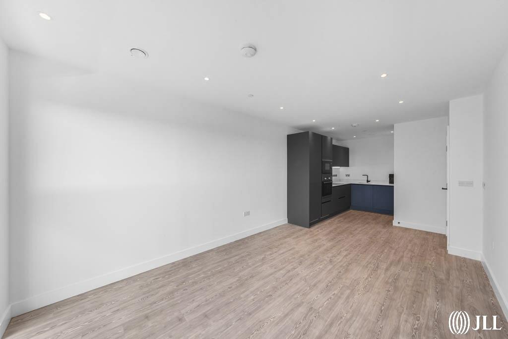 Apartment in Brentford - View 4