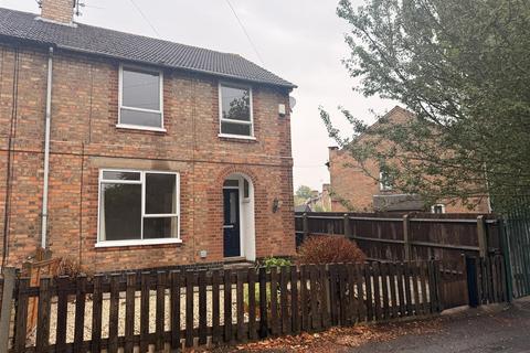 3 bedroom semi-detached house to rent, Sutton Road, Leicester