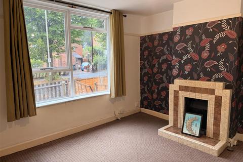 3 bedroom semi-detached house to rent, Sutton Road, Leicester