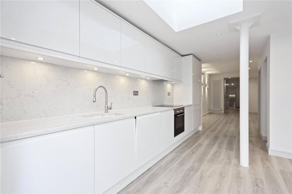 Apartment in West Kensington - View 3