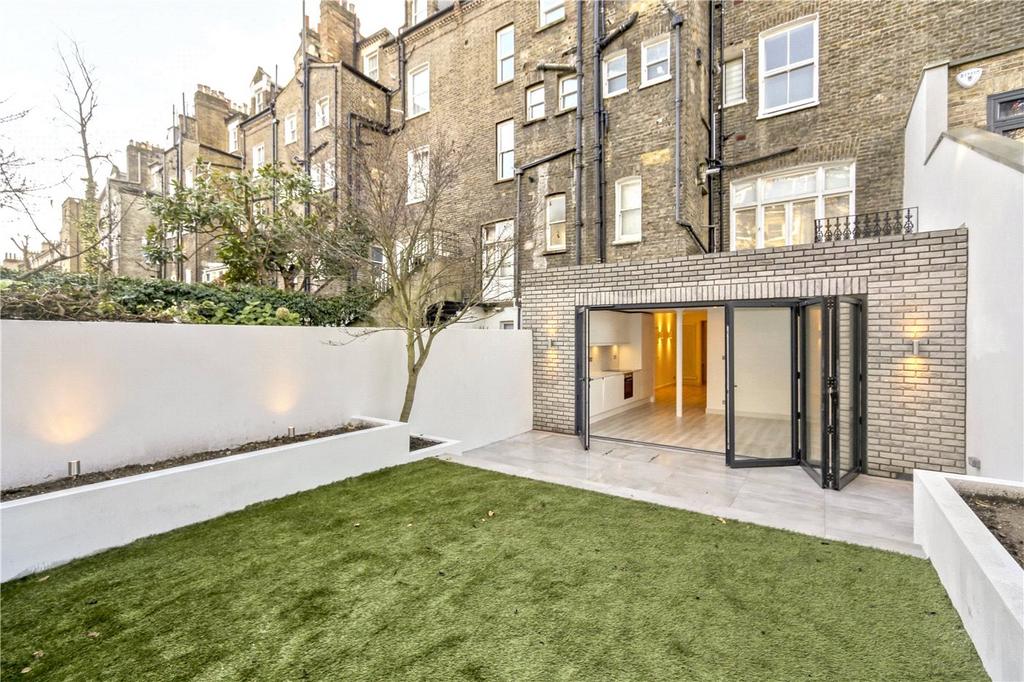 Apartment in West Kensington - View 4