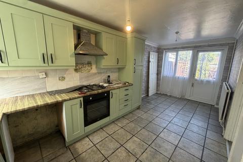 3 bedroom house to rent, Swanspool, Peterborough, PE3
