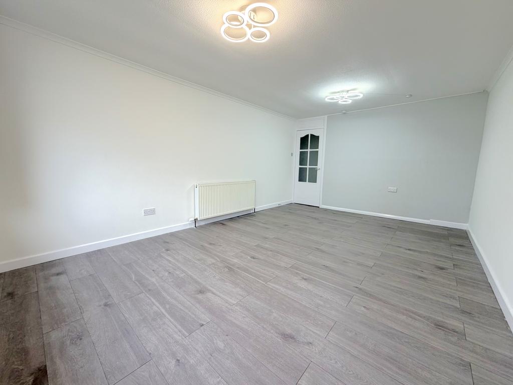 Apartment in East Kilbride, South Lanarkshire - View 4