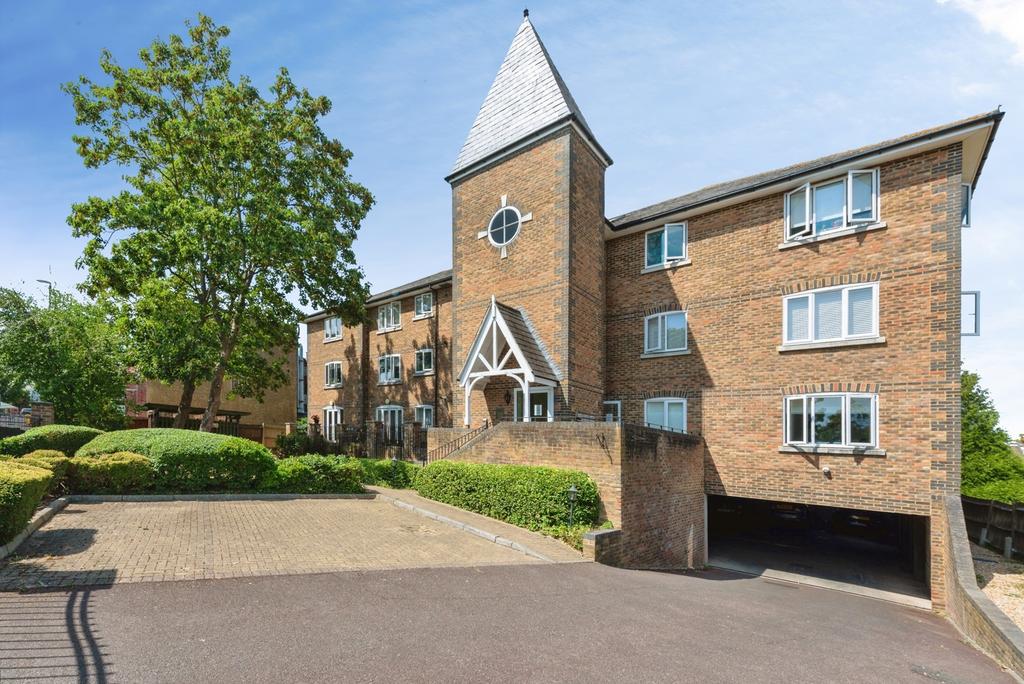 Apartment in Surrey